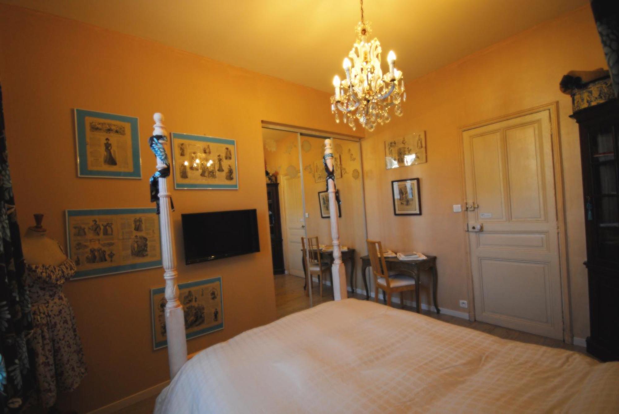 Chambres Et Table D'Hotes Le Jardin De Tesse Tolone Esterno foto